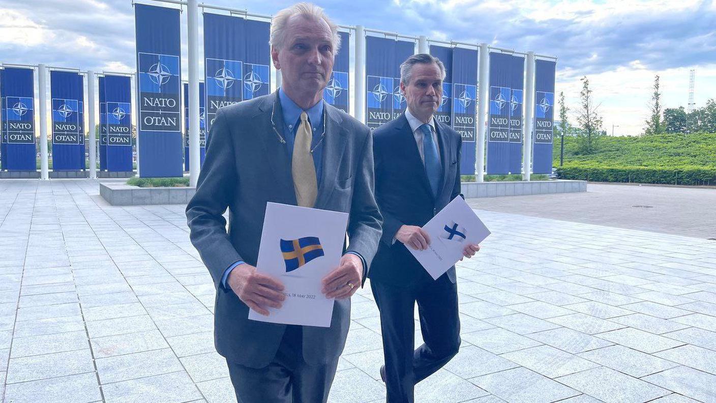 Svezia e Finlandia presentano la domanda di adesione alla NATO martedì a Bruxelles