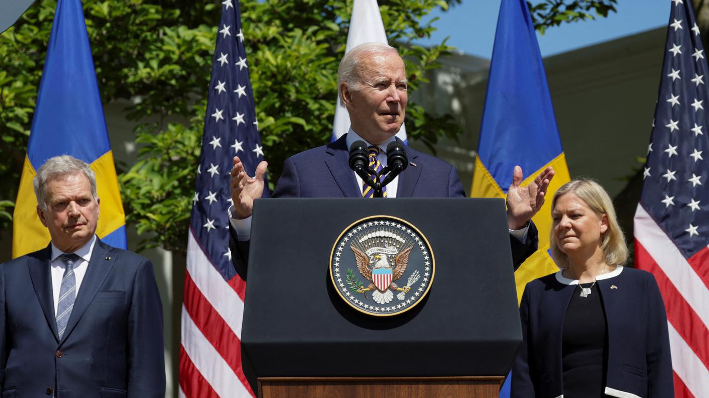 Biden con il presidente finlandese Niinisto e la premier svedese Andersson 