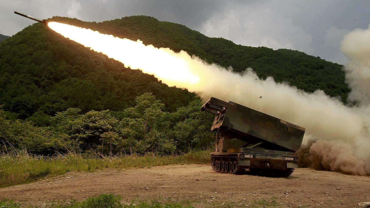 Un sistema missilistico MLRS americano, che potrebbe arrivare a breve in Ucraina