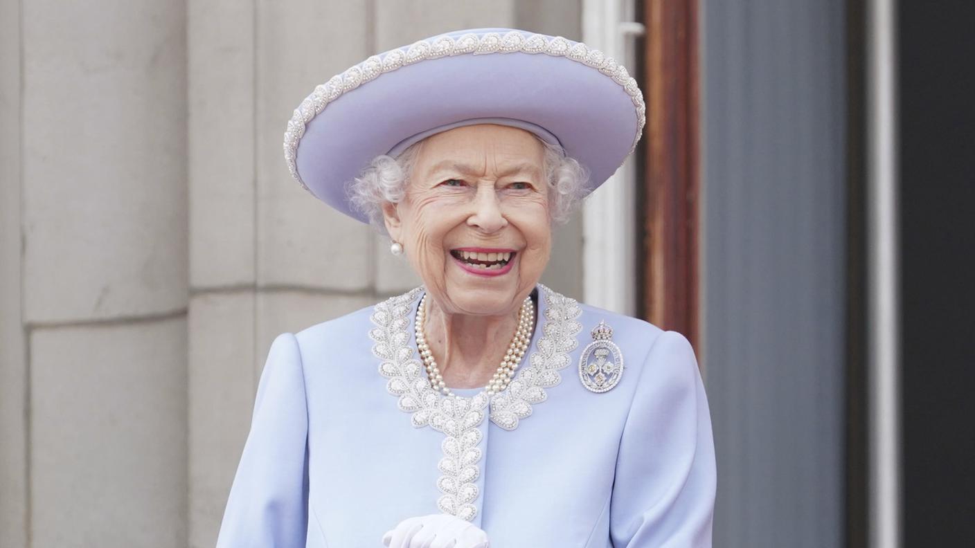 Elisabetta II, 96enne, celebra i 70 anni sul trono
