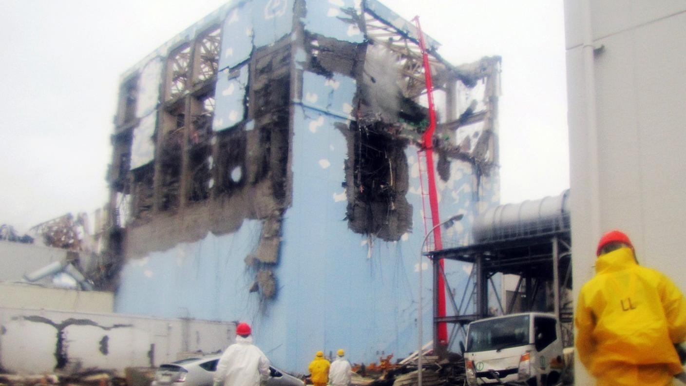 Fukushima, reattore 4, 22.3.2011, Ky_.JPG