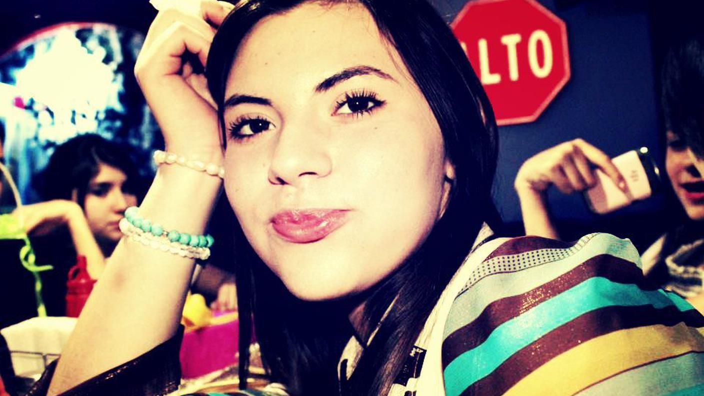 Anel Baez (face).jpg