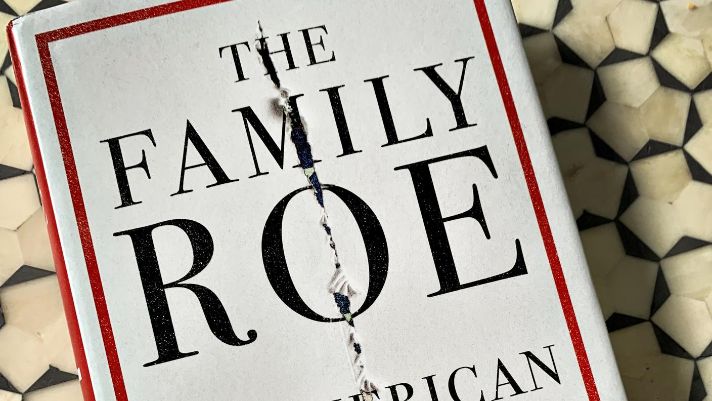 LIBRO THE FAMILY ROE.JPG