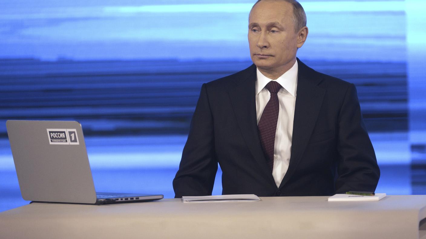 Putin durante la "linea diretta" coi cittadini russi