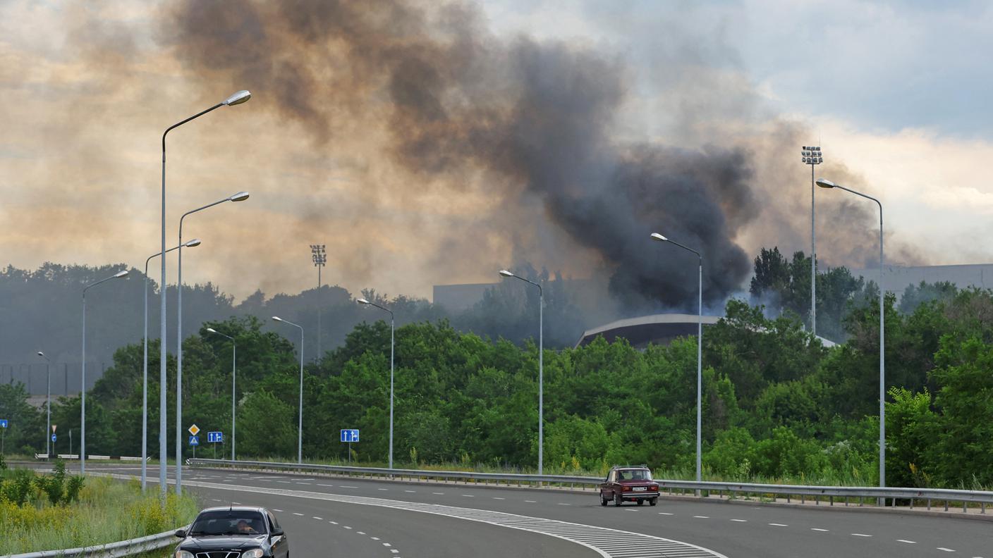 2022-06-18T163229Z_1373690154_RC2CUU9EYLBO_RTRMADP_3_UKRAINE-CRISIS-DONETSK.JPG