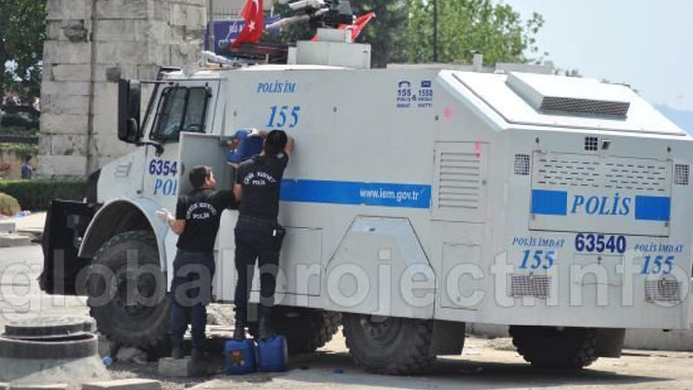 Turchia gas urticante 2.jpg