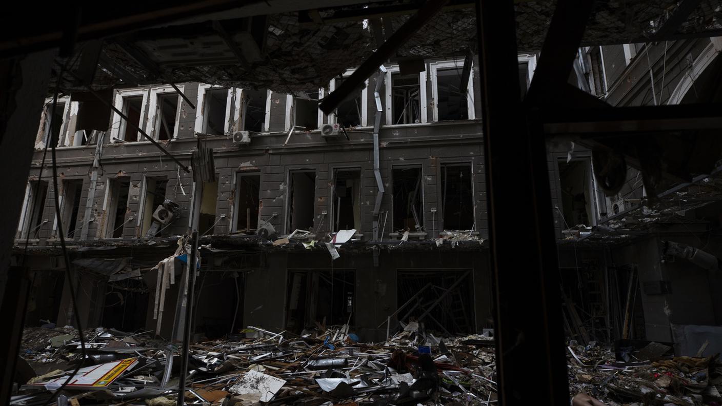 Un edificio distrutto nel centro di Kharkiv, nell'est dell'Ucraina