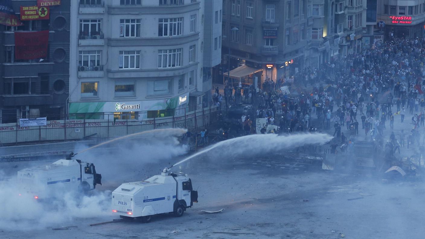 Turchia Taksim 6 11.06.2013 re.jpg