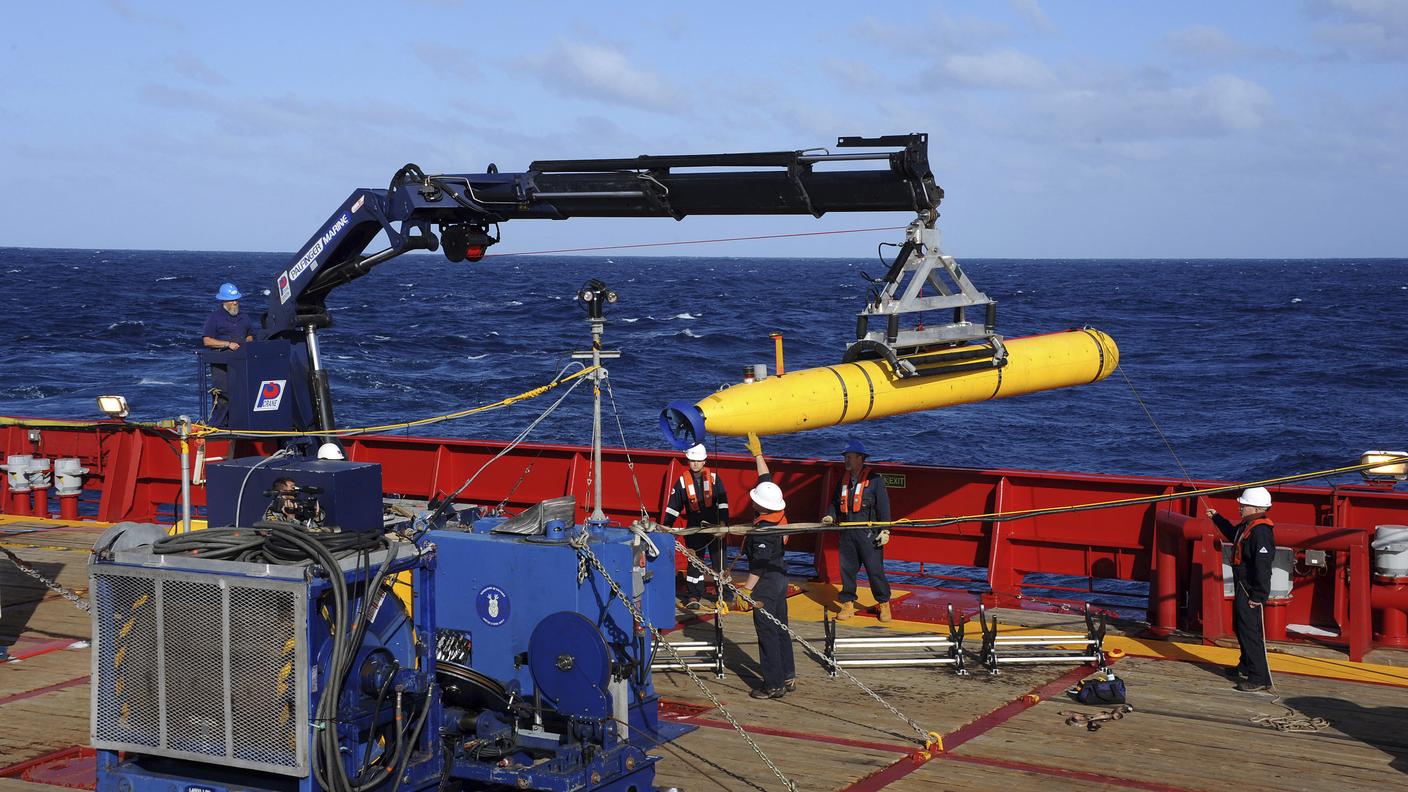Le ricerche proseguono grazie a un robot sottomarino