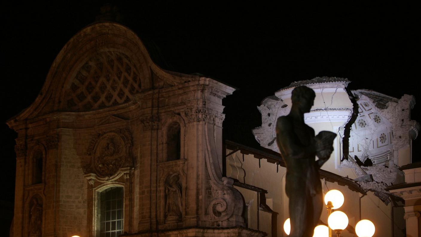 l'aquila 2009 notte ky.JPG