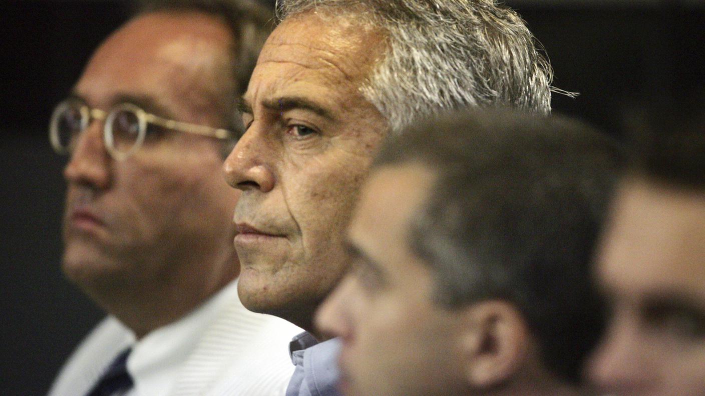Jeffrey Epstein sotto custodia nel 2008