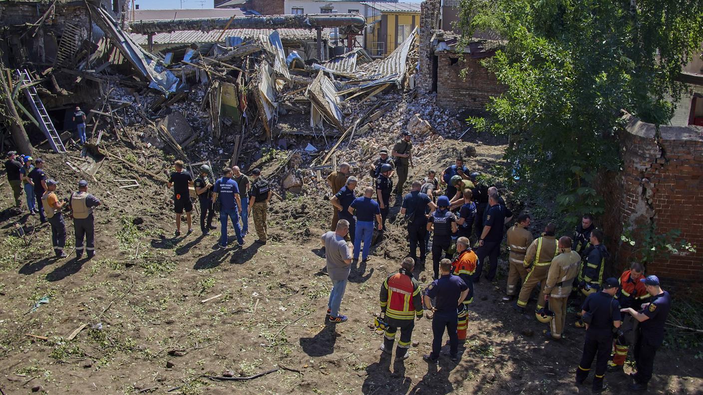 Anche Kharkiv (foto) è stata colpita sabato mattina da un attacco missilistico