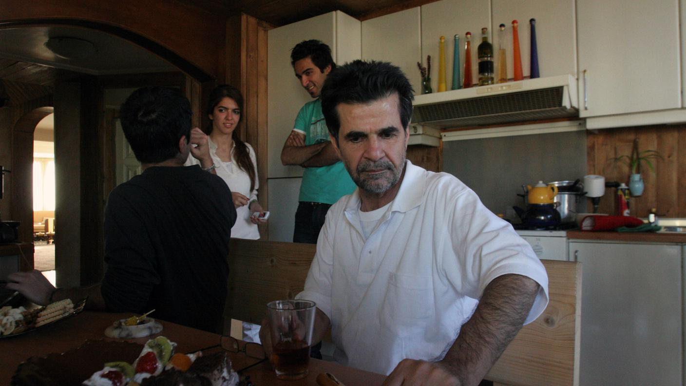 Jafar Panahi a casa sua, dopo il rilascio nel 2010