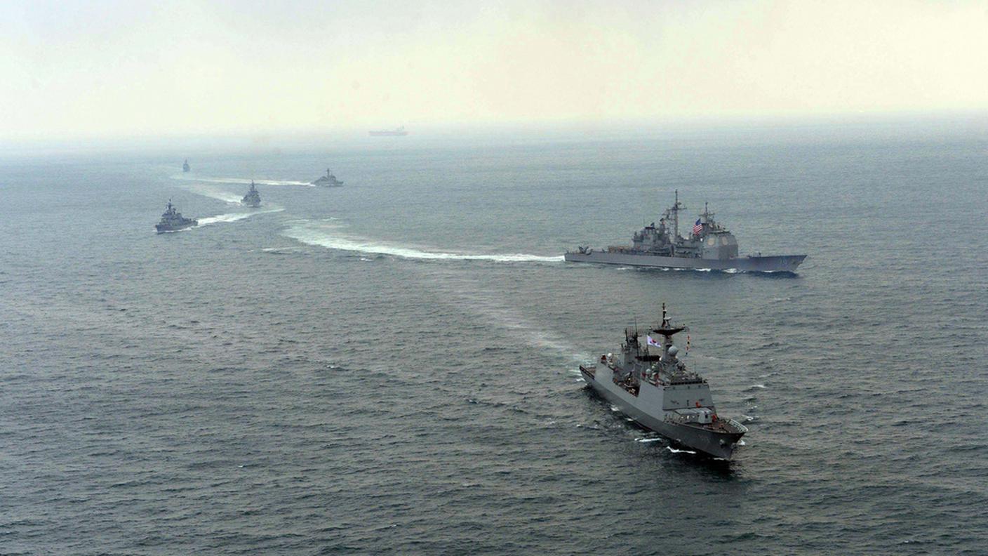 Navi militari della Corea del Sud e Statunitensi durante un'esercitazione
