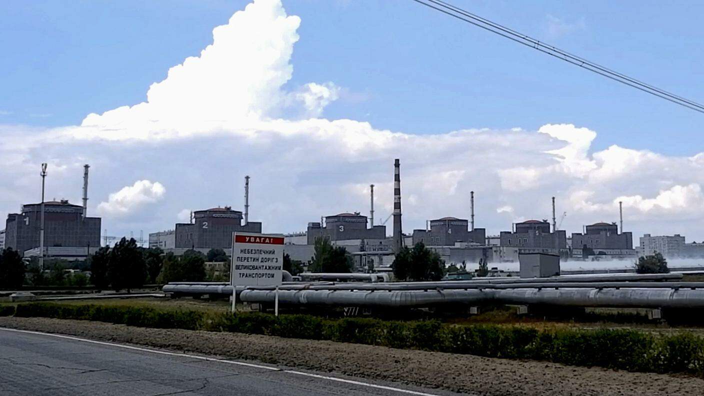 I combattimenti infuriano non lontano dalla gigantesca centrale atomica di Zaporizhia
