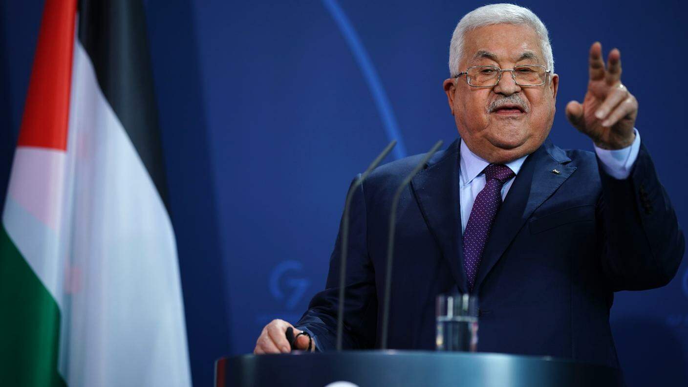 Abbas, qui in un momento della conferenza stampa di martedì scorso, che ora è all'esame degli inquirenti
