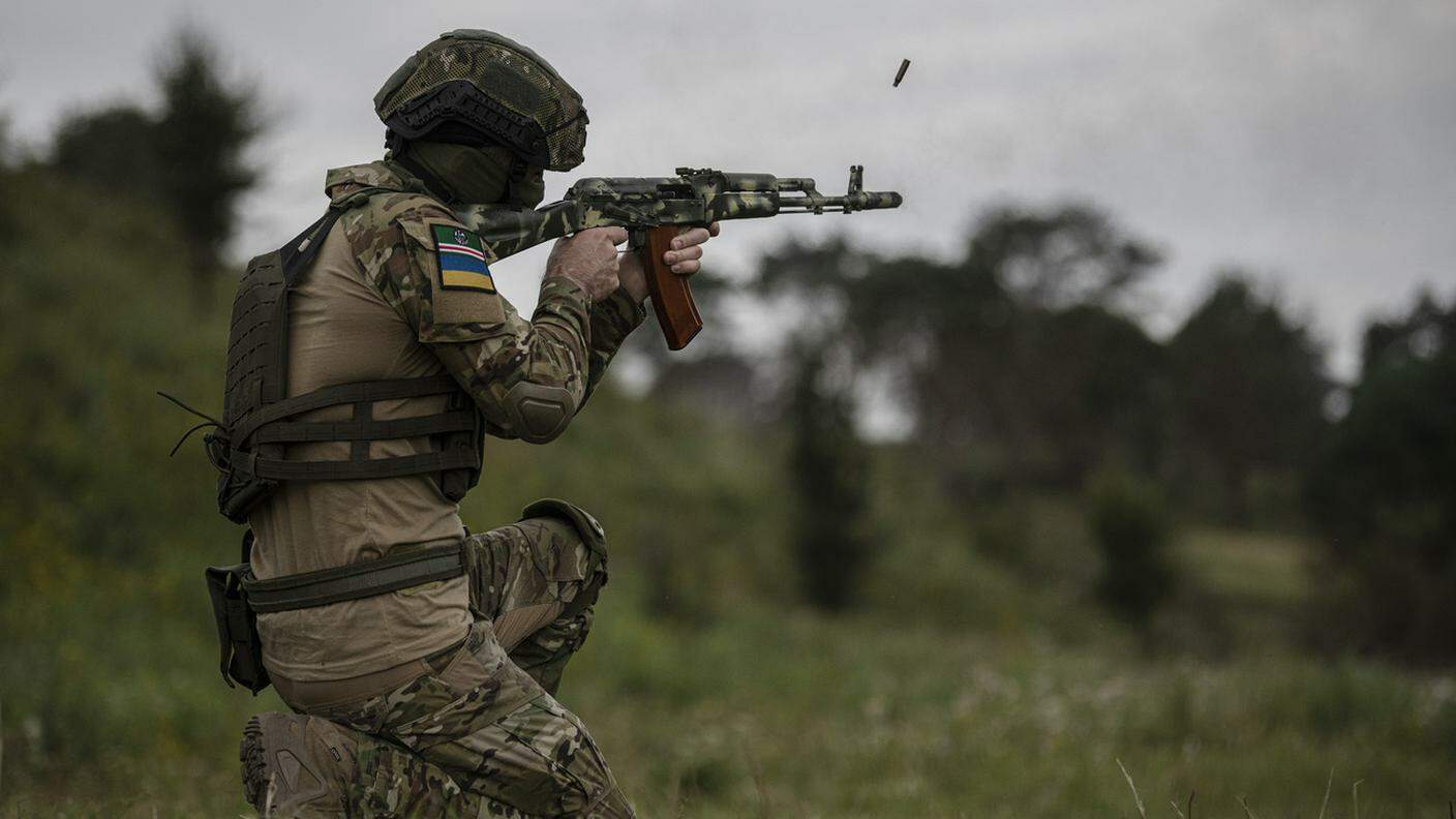 Militi schierati con l'esercito dell'Ucraina difendono le posizioni nel sud del Paese
