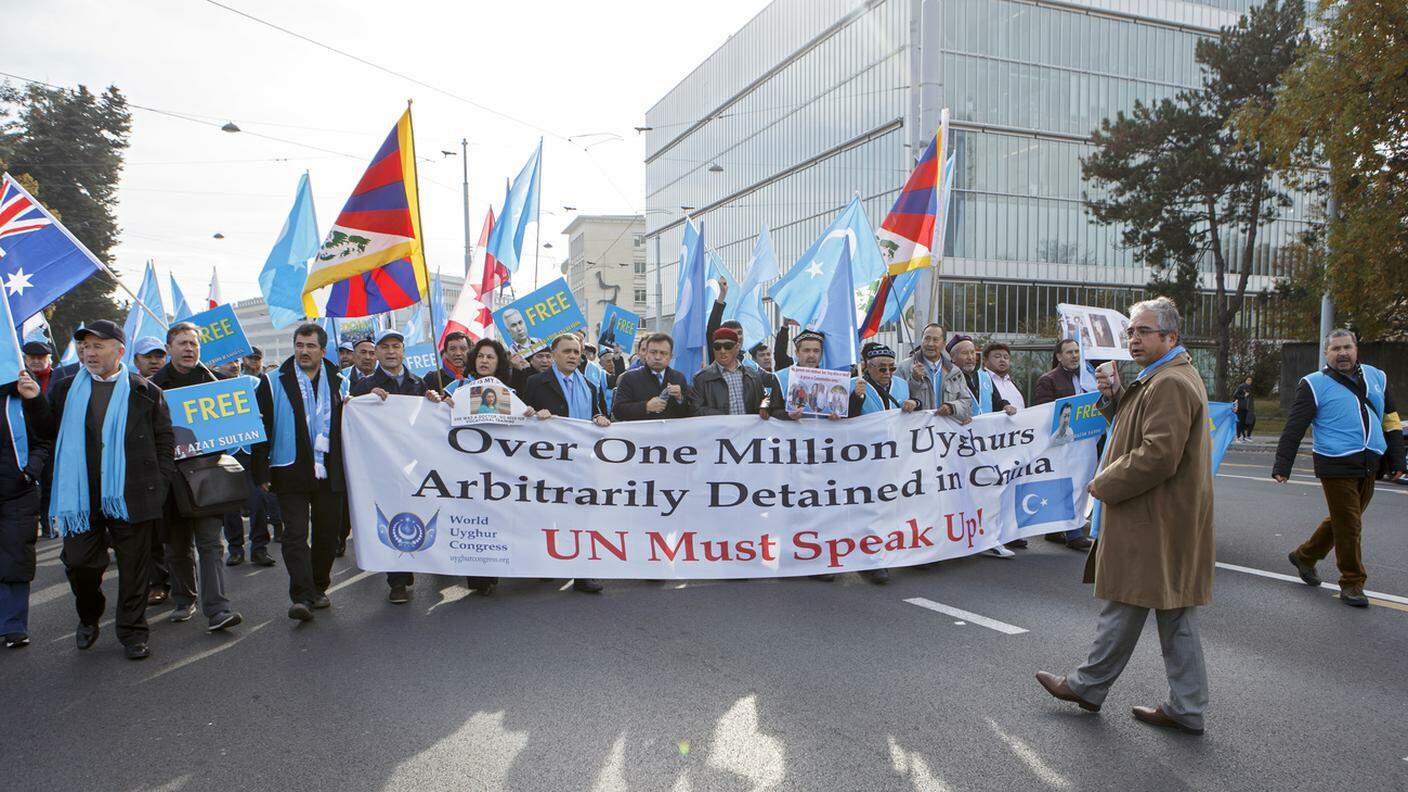 Manifestanti protestano, a Ginevra, contro gli arresti degli uiguri da parte della Cina (Foto d'archivio)