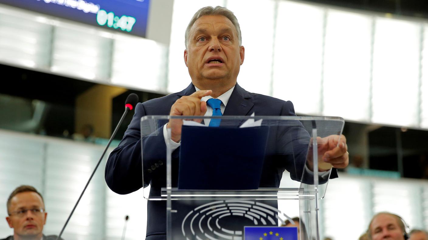 Il discusso premier magiaro Viktor Orban, qui ripreso durante un suo intervento all'Europarlamento nel 2018