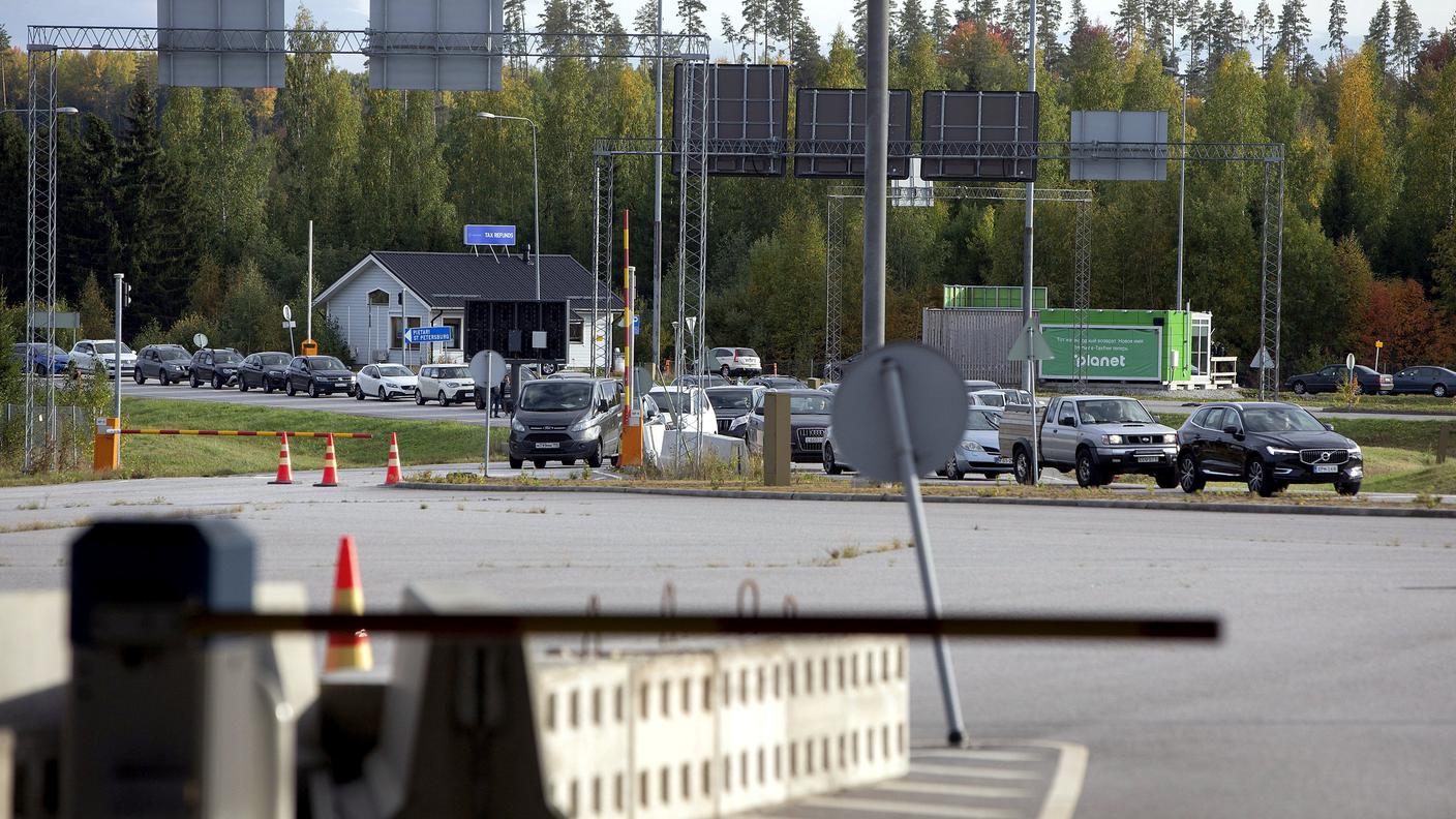 2022-09-23T074218Z_3_LYNXMPEI8M04E_RTROPTP_4_UKRAINE-CRISIS-FINLAND-BORDER.JPG