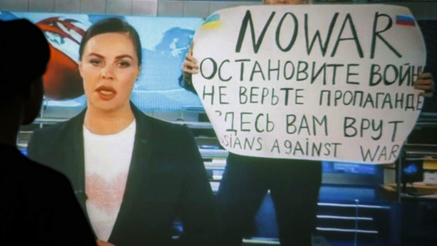 Marina Ovsiannikova e la sua protesta che in marzo aveva fatto il giro del mondo