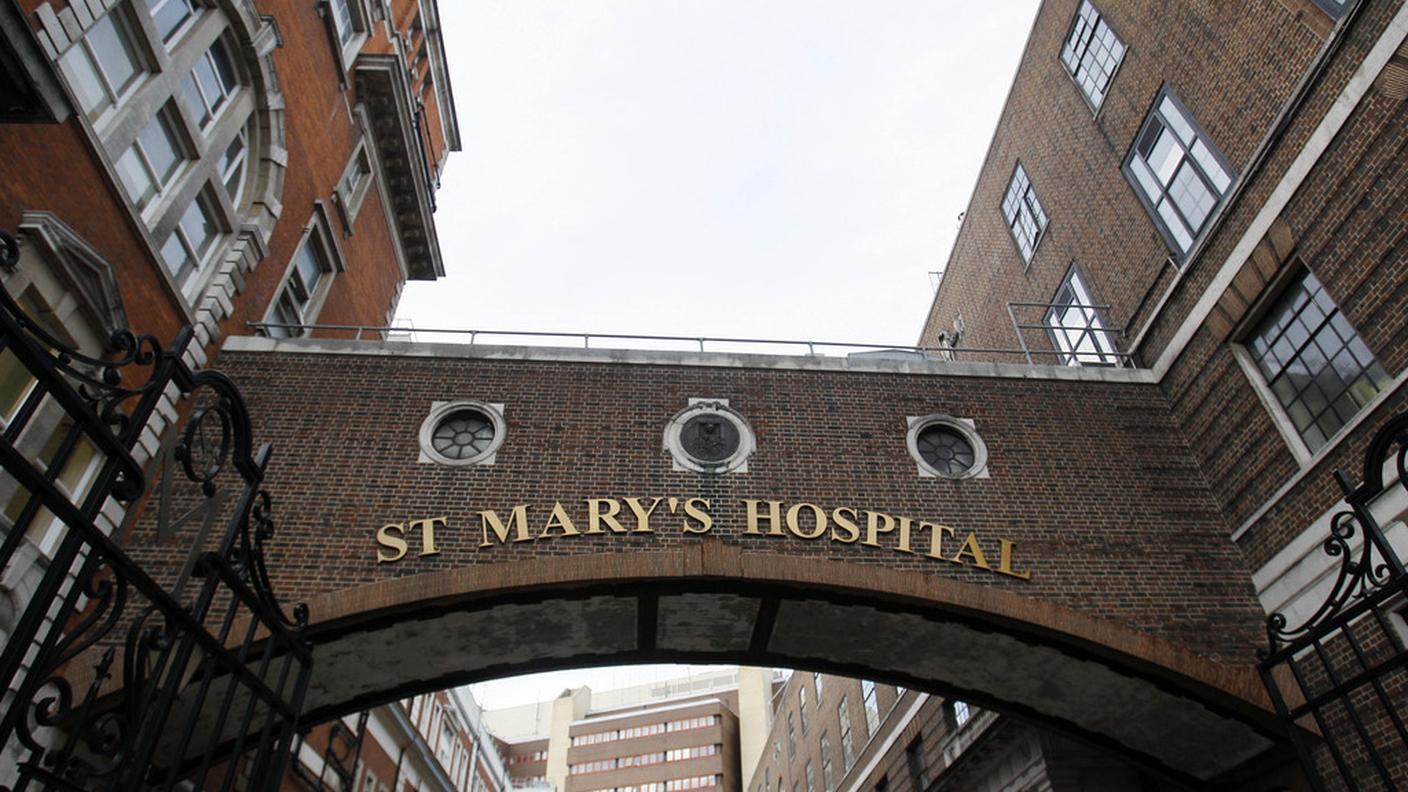 St Mary's Hospital Londra 22.07.2013 ky.JPG