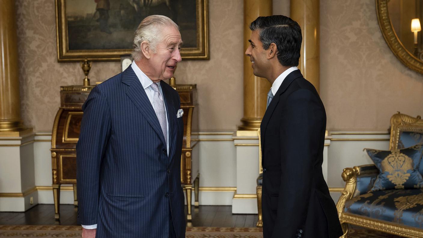 Rishi Sunak con Re Carlo