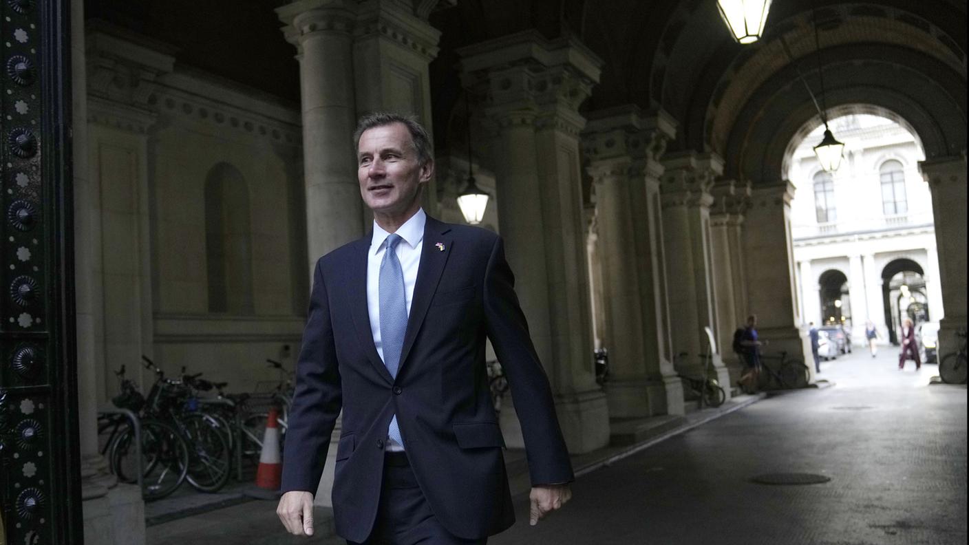 Jeremy Hunt, in particolare, manterrà le funzioni di cancelliere dello Scacchiere