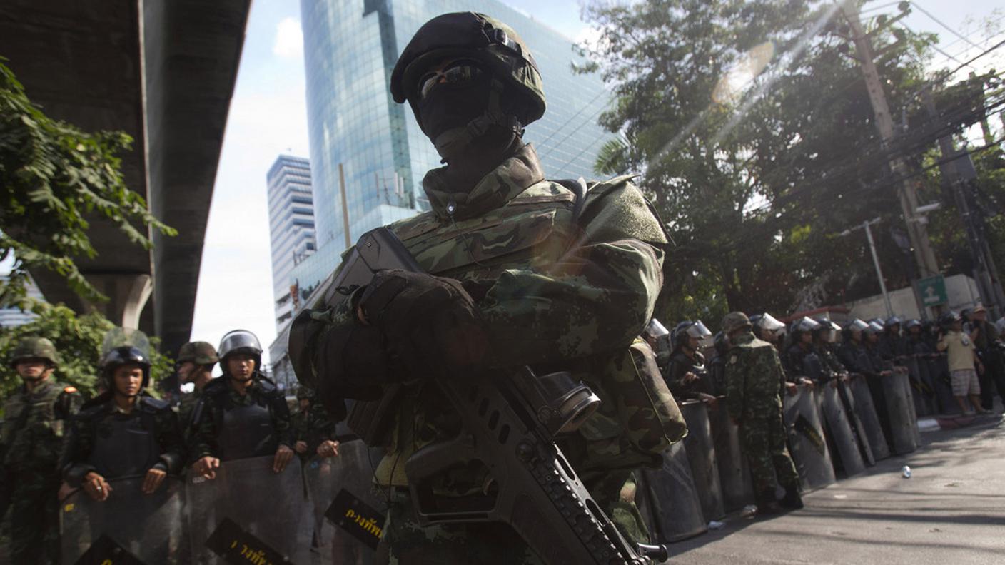 Esercito e polizia schierati nelle strade di Bangkok