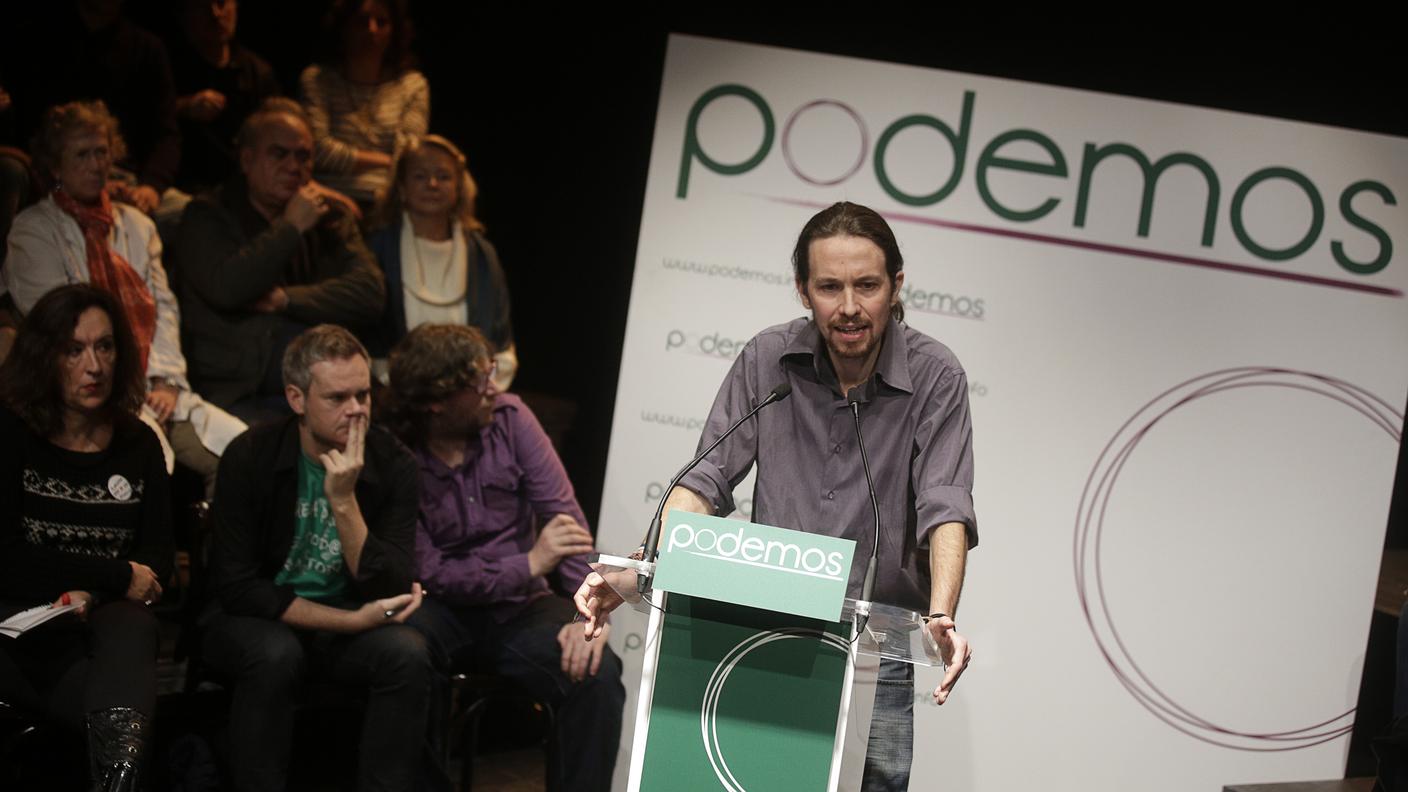 Pablo Iglesias, leader del movimento "Podemos", in un meeting durante la campagna elettorale 