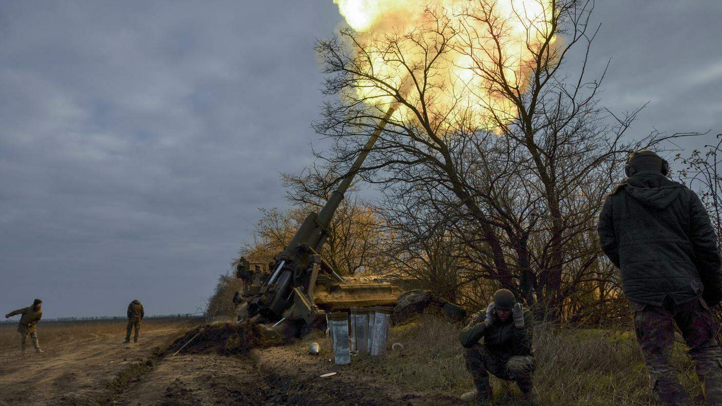 Artiglieria ucraina in azione a Kherson