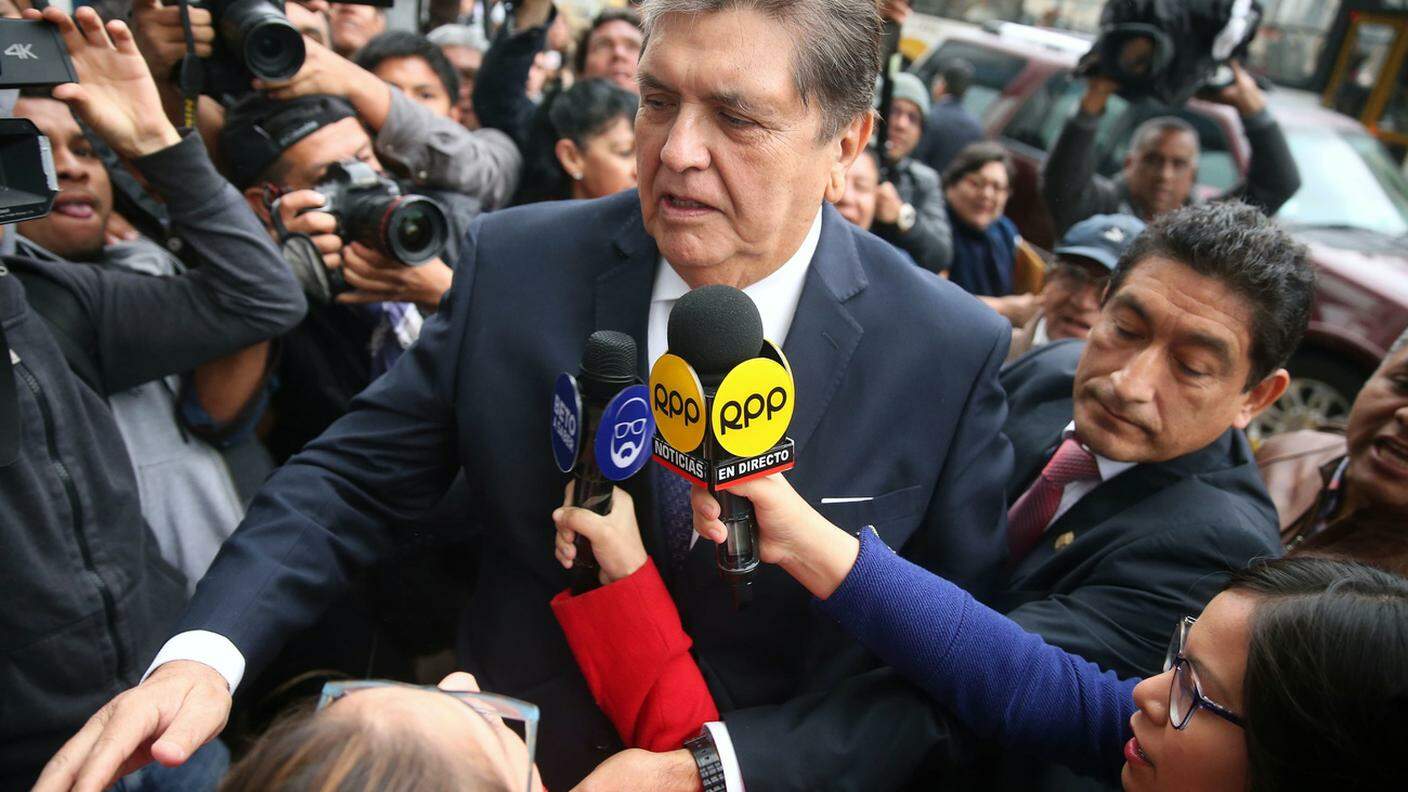 Alan Garcia (2006-2011). Coinvolto anche lui nello scandalo di corruzione Odebrecht, come Toledo e i successori Humala e Kuczynski, si è suicidato nel 2019 per non finire in carcere