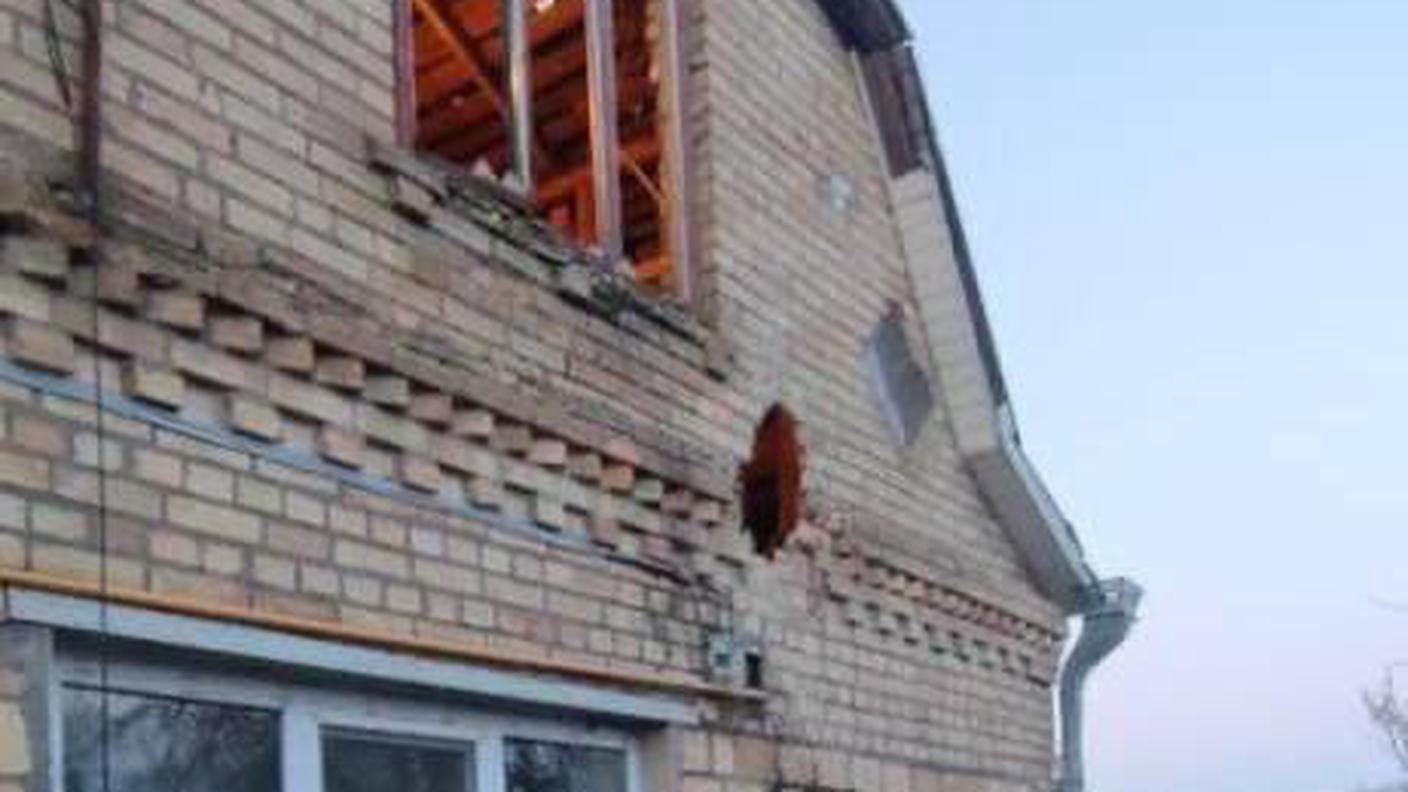 La casa danneggiata dal drone kamikaze mercoledì mattina a Vyshneve