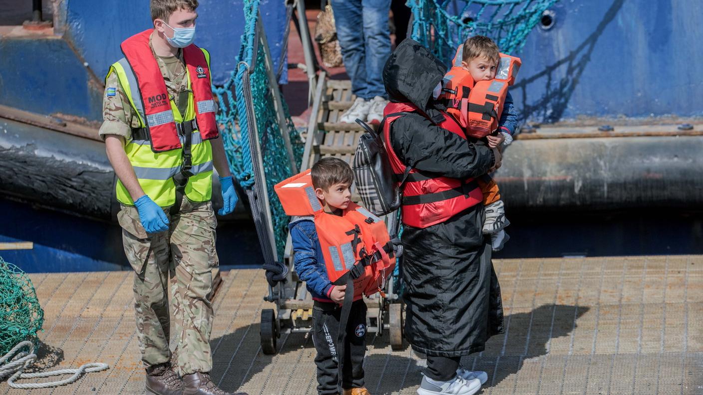 44'000 migranti hanno raggiunto le coste britanniche quest'anno