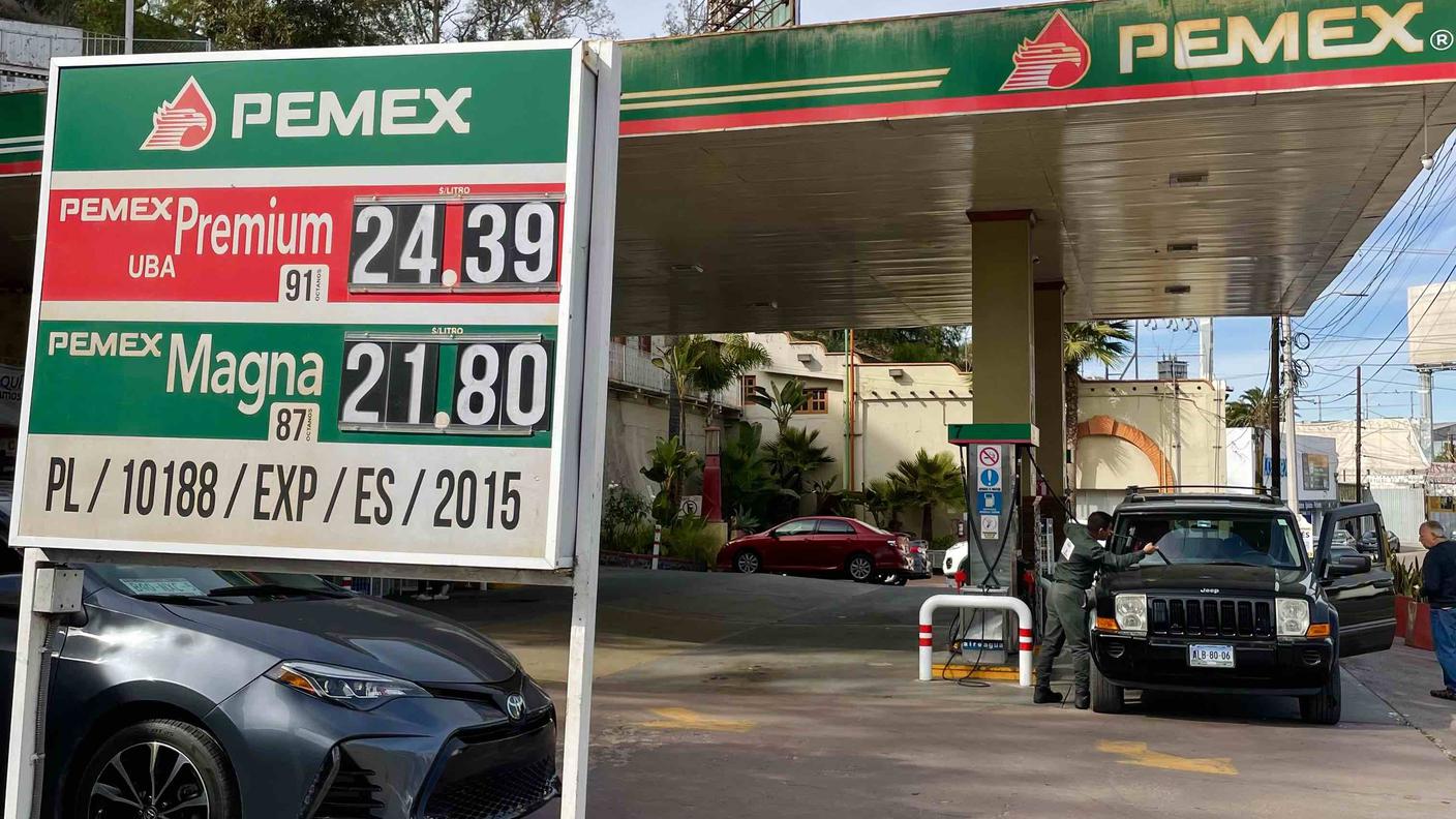 Stazione di Servizio Pemex, compagnia statale che controlla il mercato della benzina