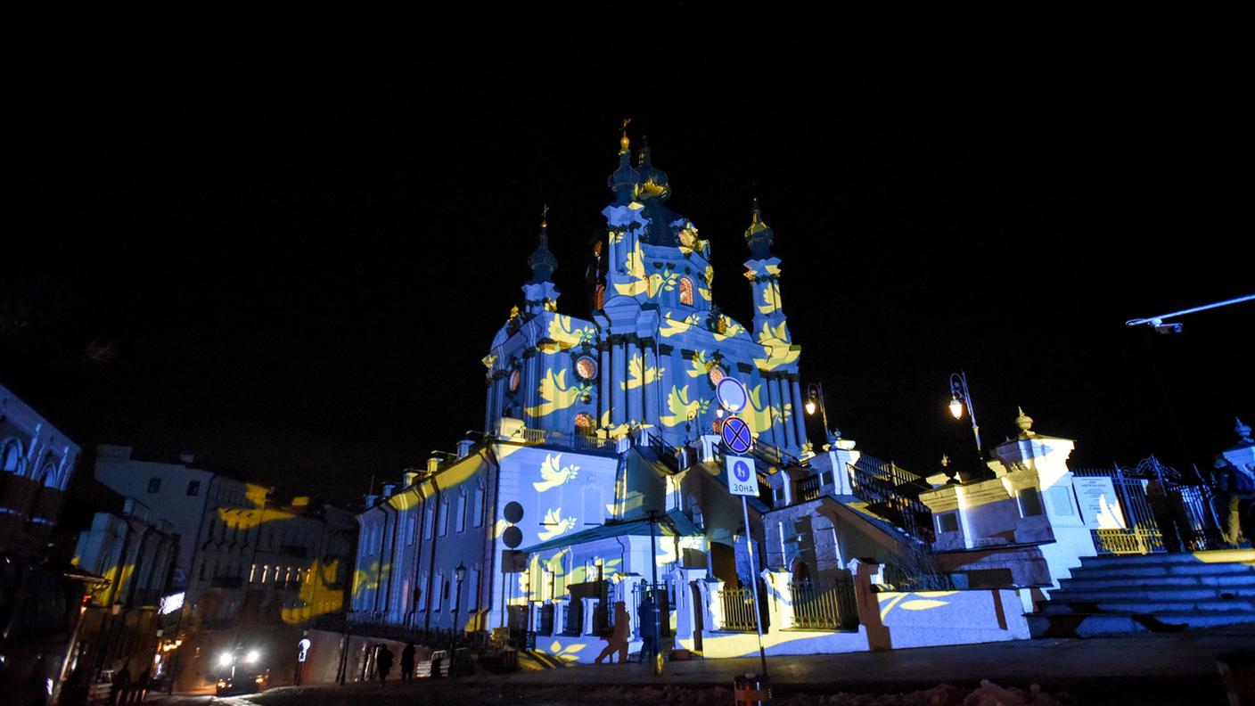 La chiesa di Sant'Andrea a Kiev illuminata con il talento dello svizzero Gerry Hofstetter