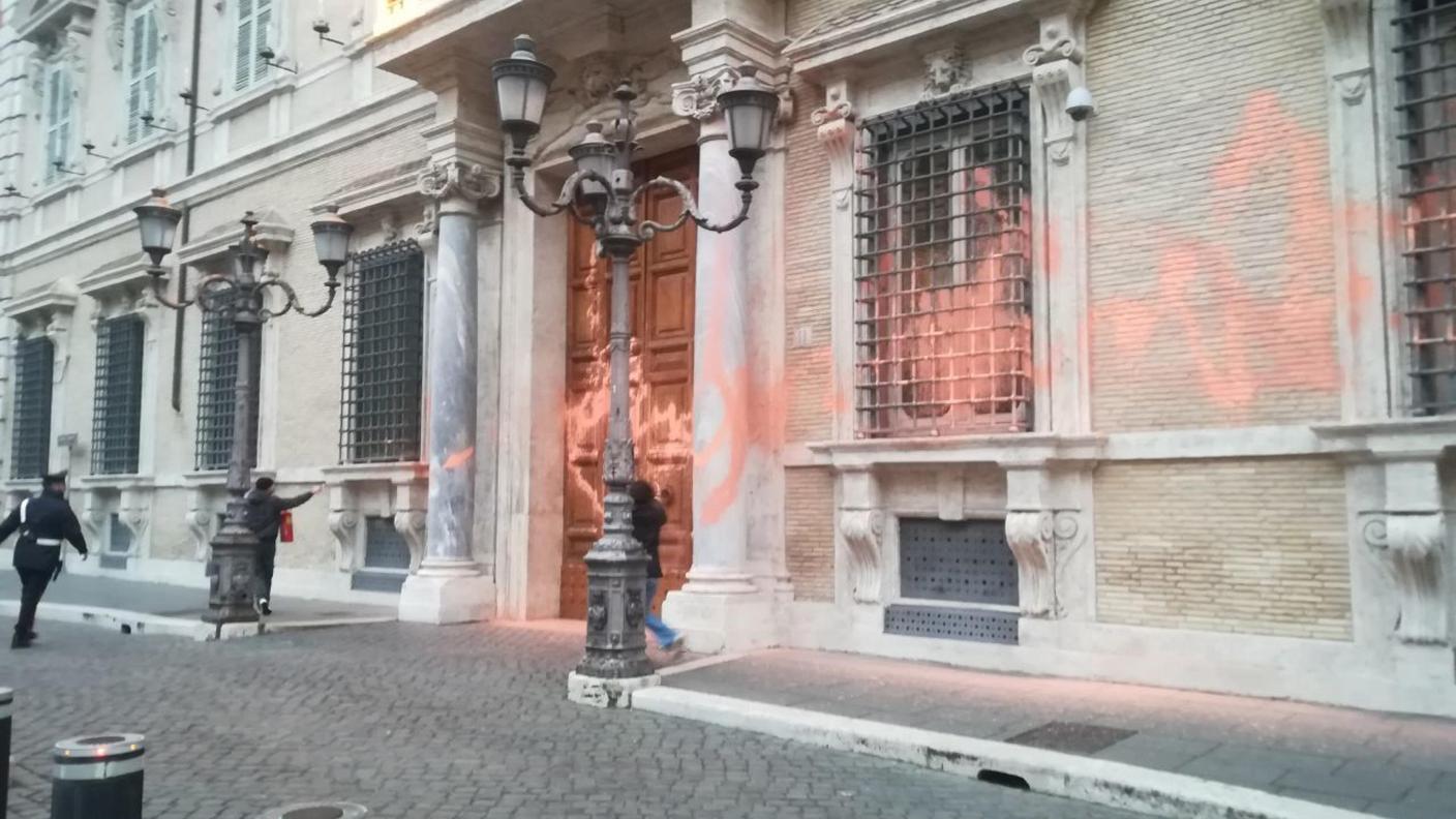 L'azione degli attivisti di Ultima Generazione a Roma 