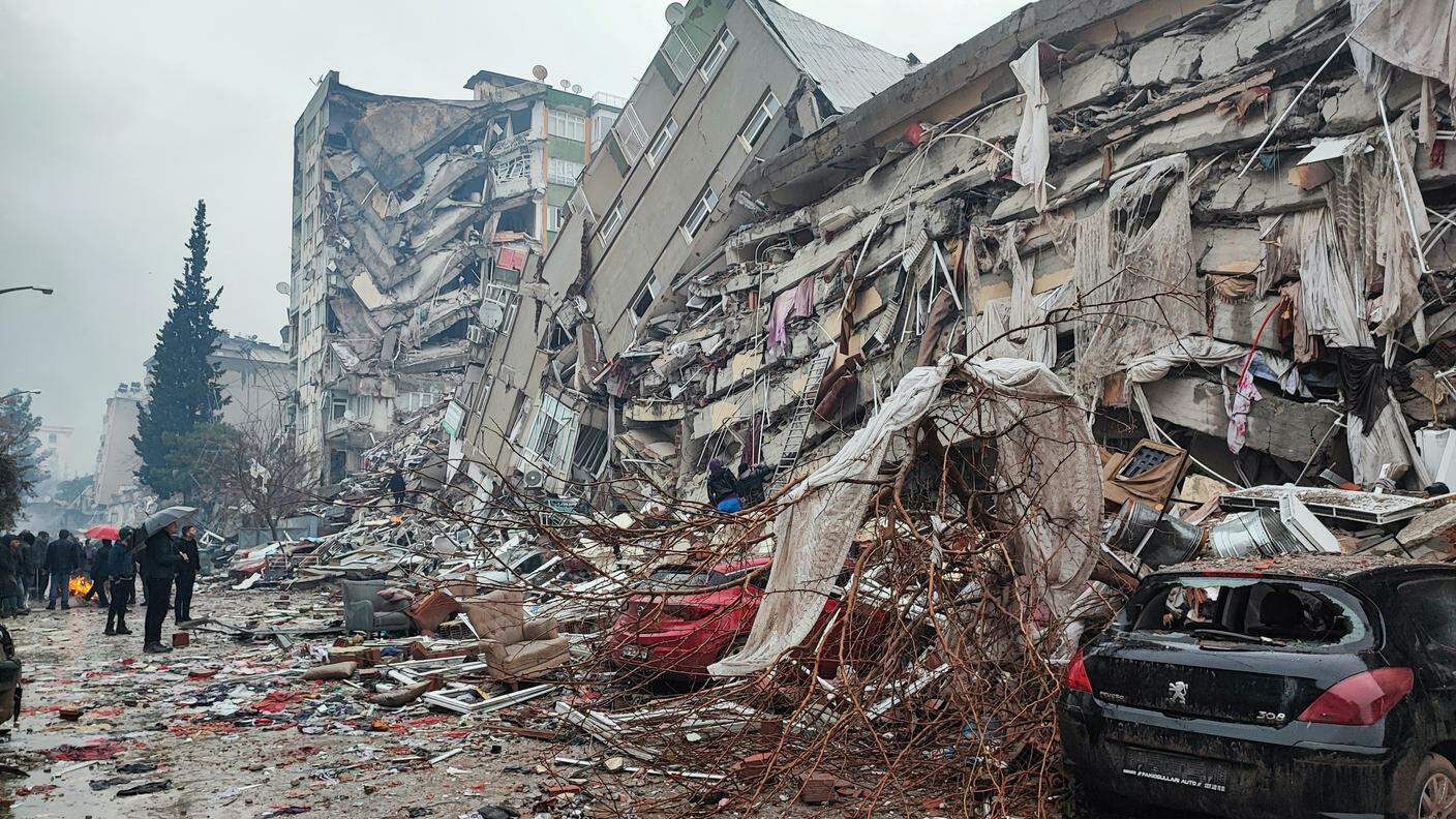 I danni causati dal terremoto nella città turca di Kahramanmaras