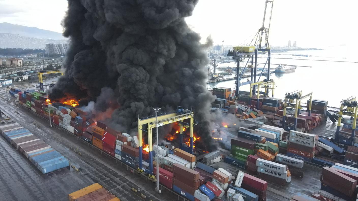 Esplosione al porto