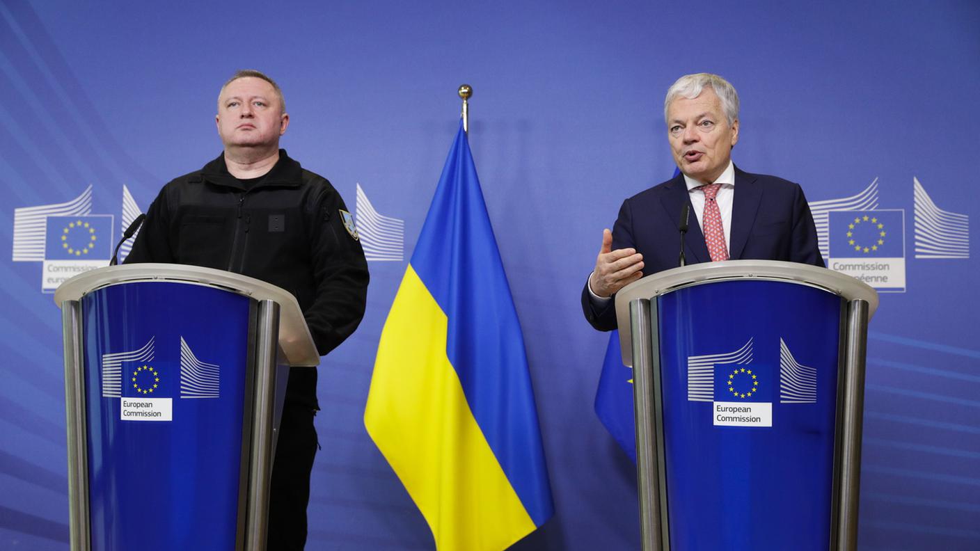 A colloquio oggi a Bruxelles: il commissario UE Didier Reynders, a destra, e il procuratore generale dell'Ucraina Andriy Kostin