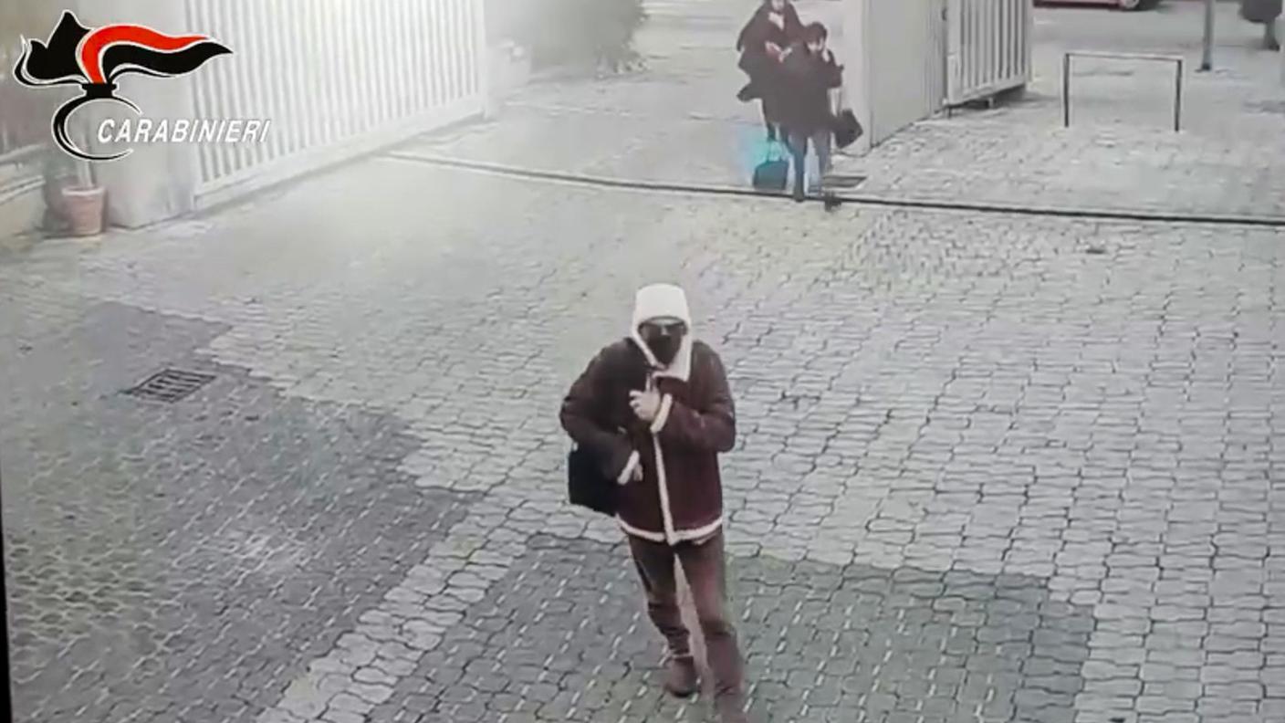 La rete delle coperture del boss mafioso si allarga 