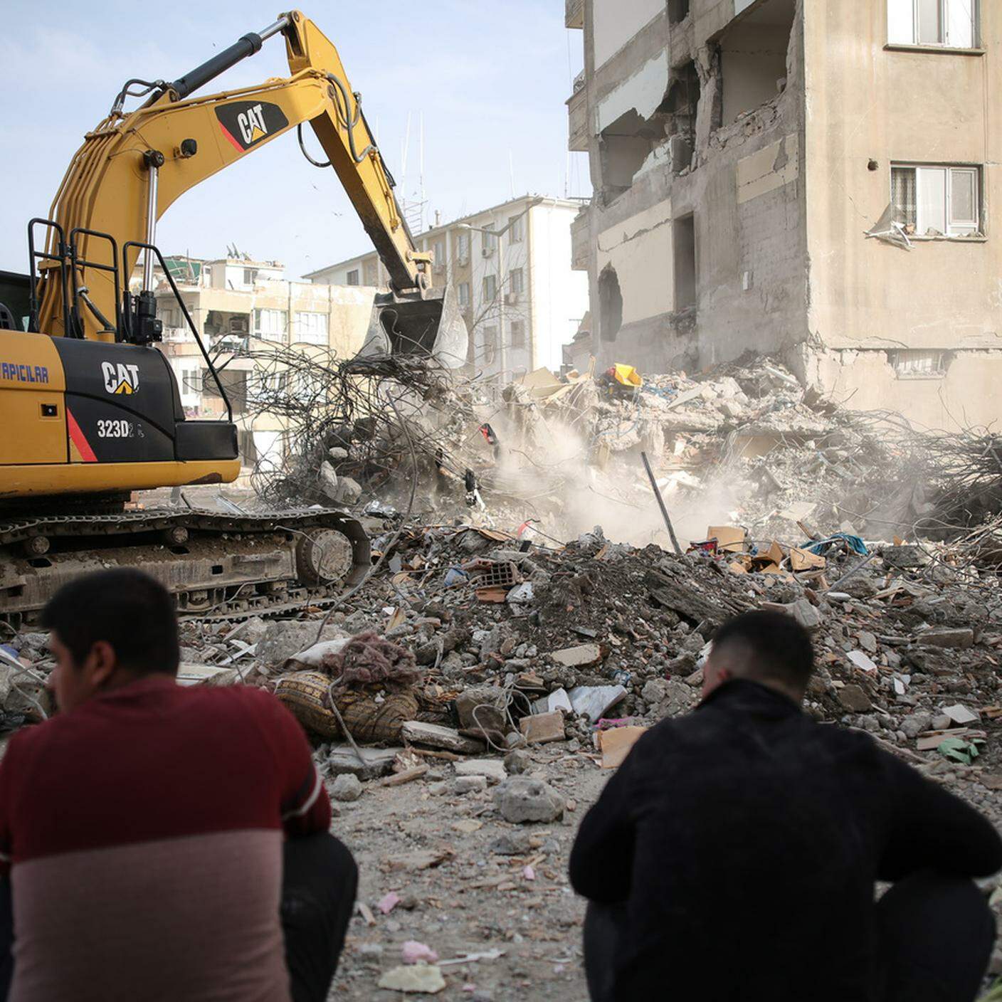Decine di migliaia di morti e soccorsi tardivi: il terremoto in Turchia e Siria solleva parecchi interrogativi