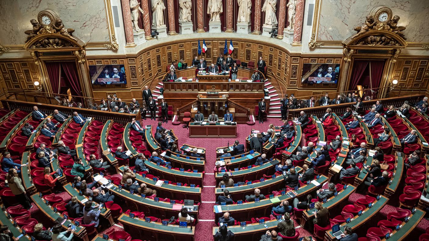 Il Senato francese ha approvato l'articolo chiave del progetto di legge sulla riforma delle pensioni