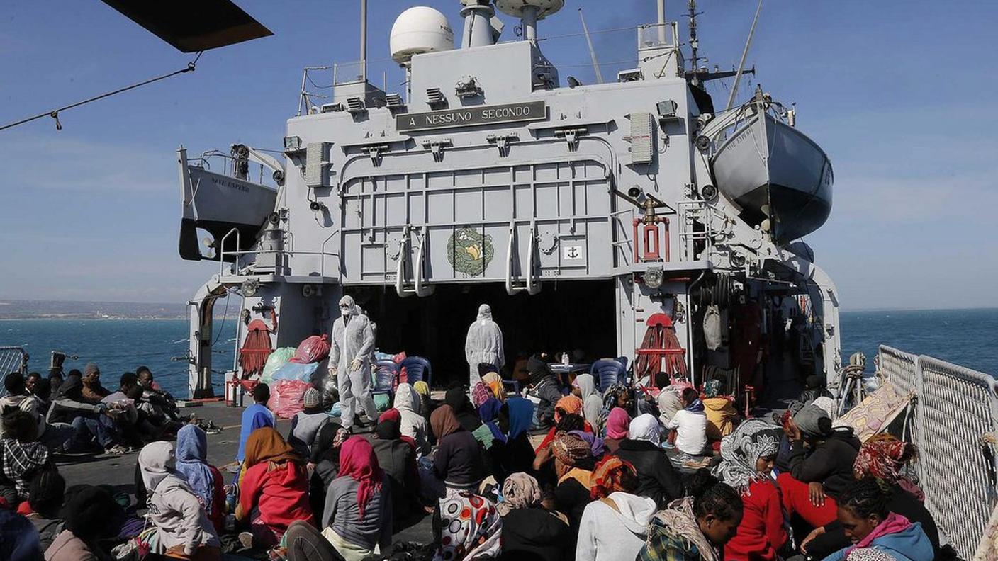 Una delle navi militari italiane impegnate nell'operazione Mare Nostrum