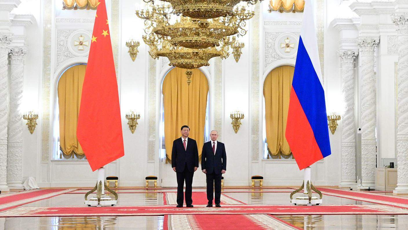 Il presidente cinese Xi Jinping ospite del suo omologo russo Vladimir Putin al Cremlino