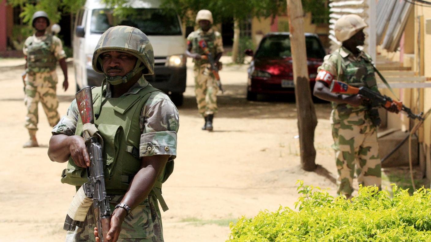 Militari nigeriani in servizio di pattuglia