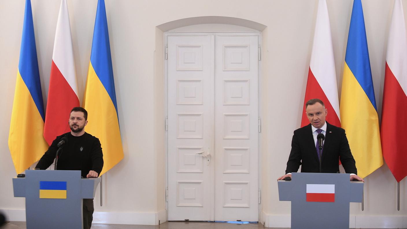 Volodymyr Zelensky e Andrzej Duda durante la conferenza stampa a Varsavia