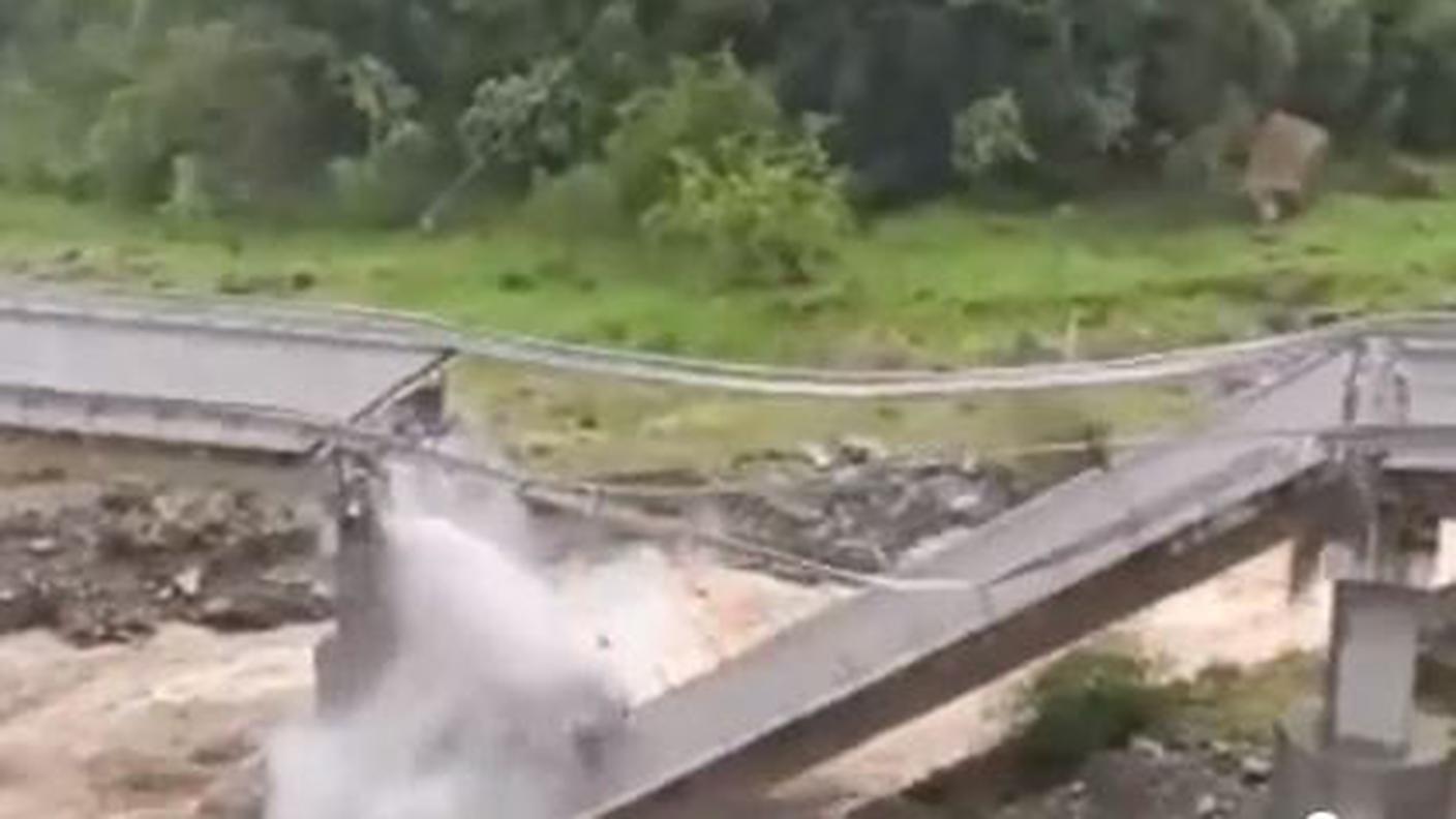 Il viadotto crollato