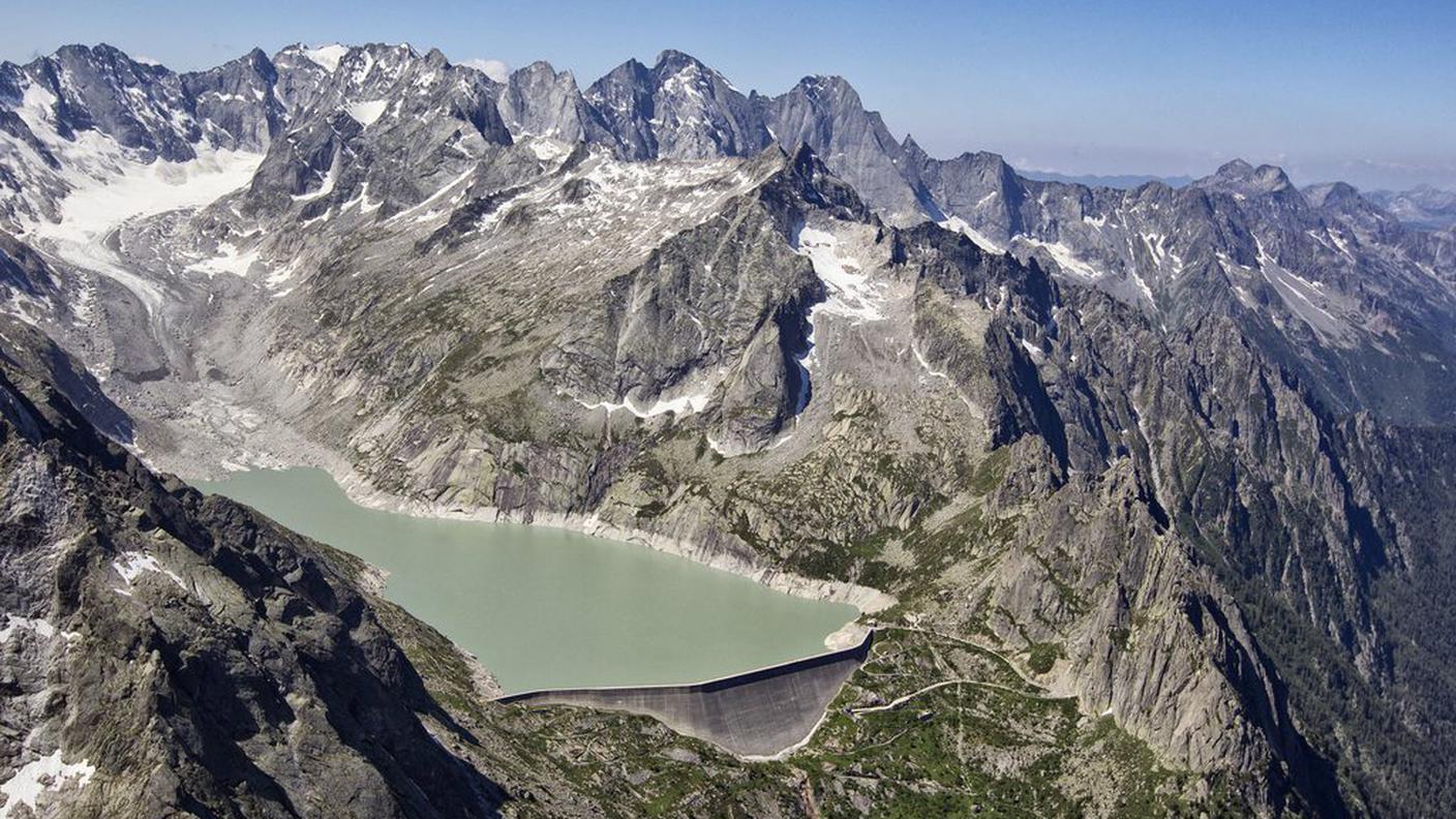 centrale elettrica diga grigioni albigna ky.jpg