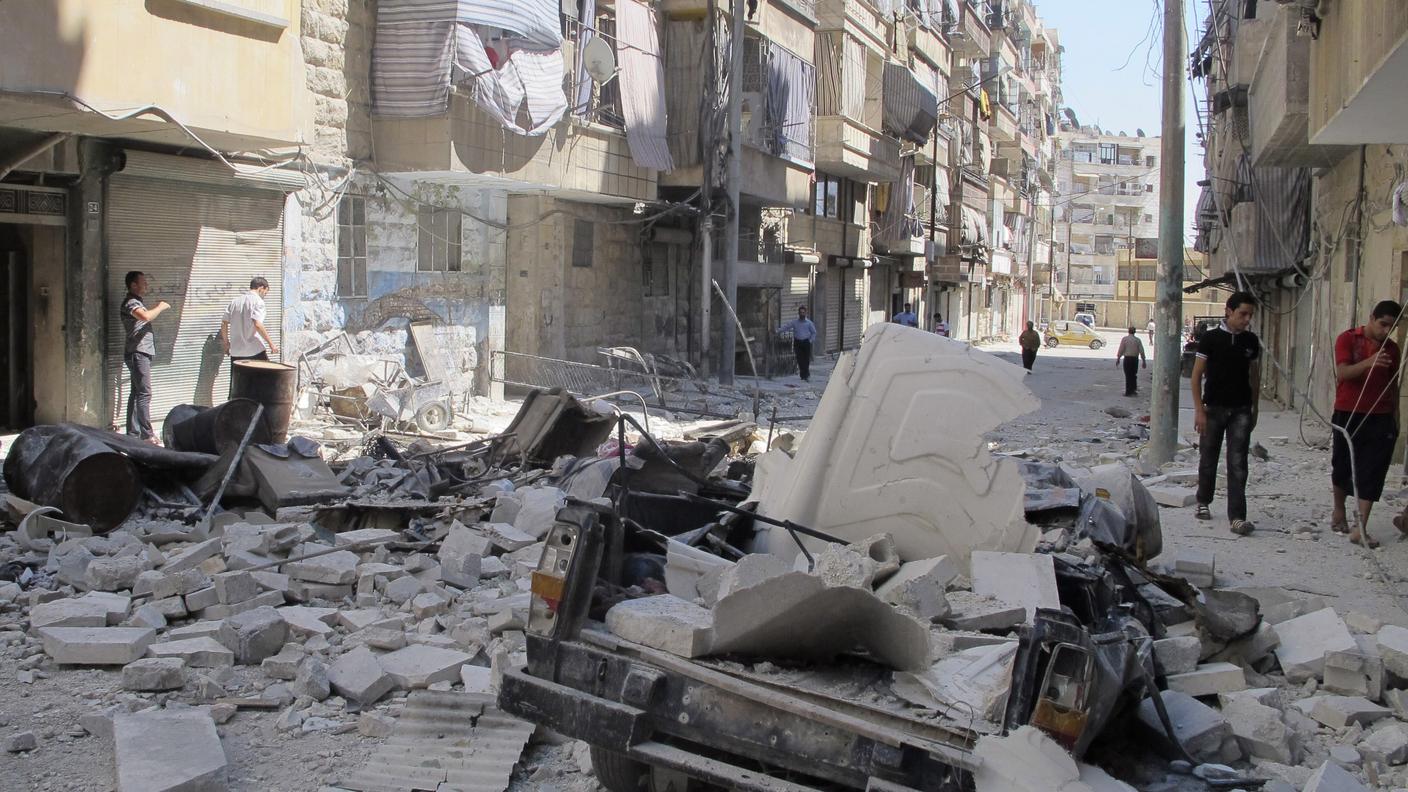 Una strada di Aleppo come si presentava ieri